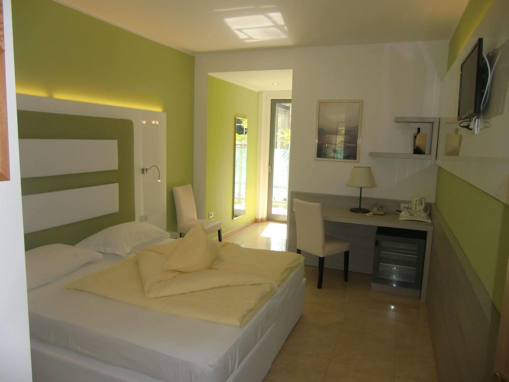 Beach Hotel Du Lac Malcesine Extérieur photo